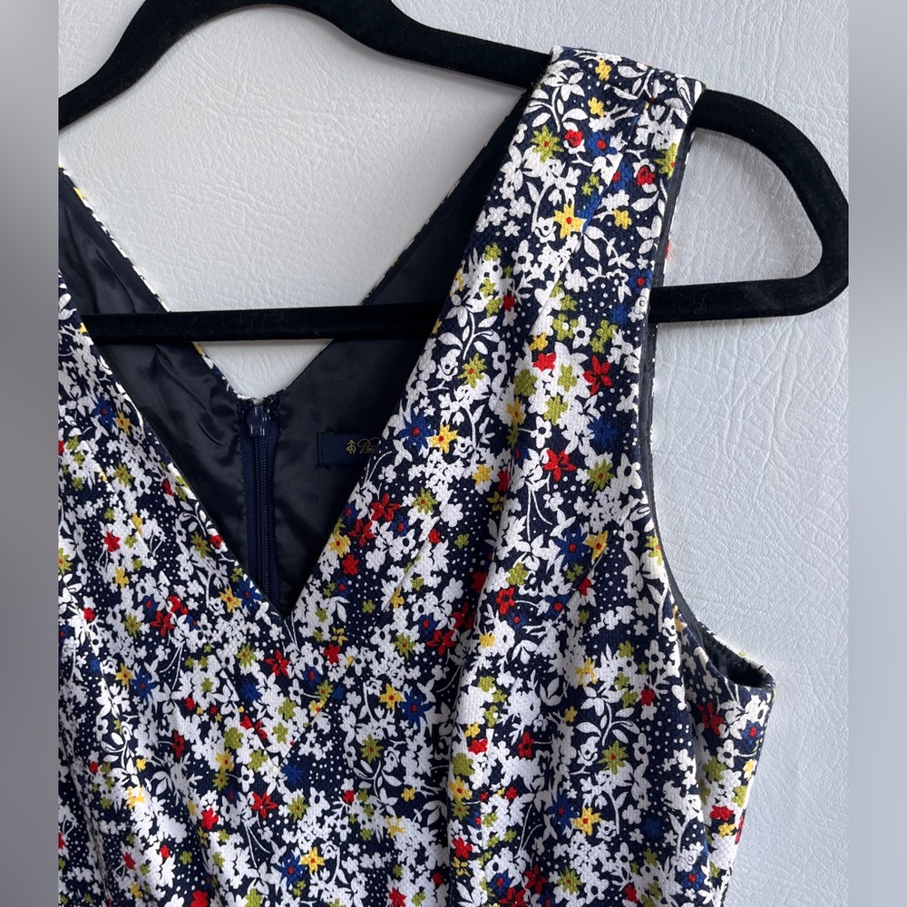 Brooks Brothers Stretch Blue and White Sheath Midi Dress V-Neck Sleeveless sz 6